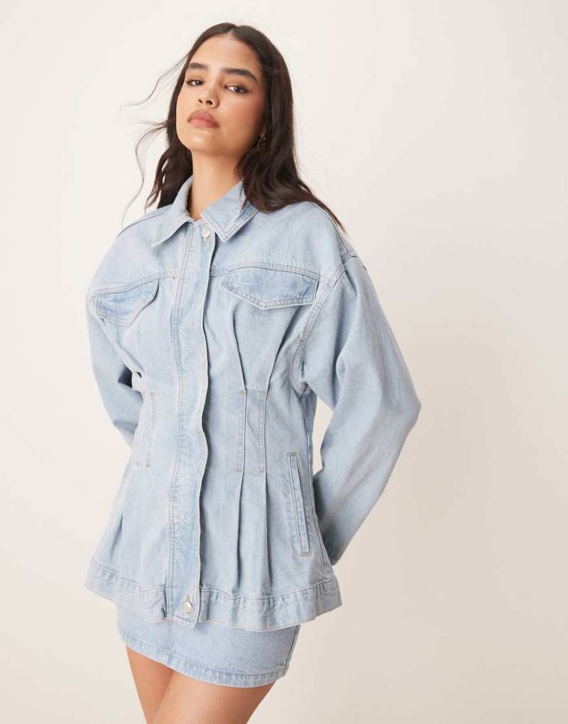 ASOS DESIGN - Hochwertige taillierte Jeansjacke in hellblauer Waschung, Kombiteil von ASOS DESIGN