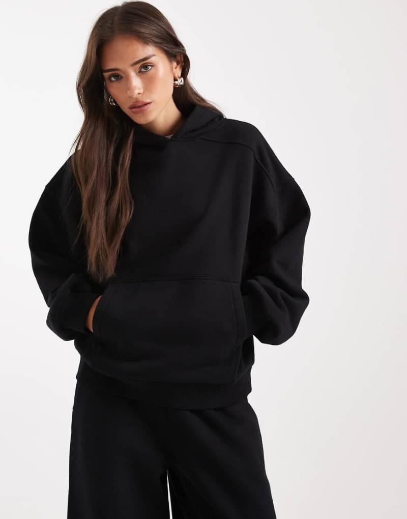 ASOS DESIGN - Hochwertiger, schwerer Kapuzenpullover in Schwarz mit Ballonärmeln, 500 g/m² von ASOS DESIGN