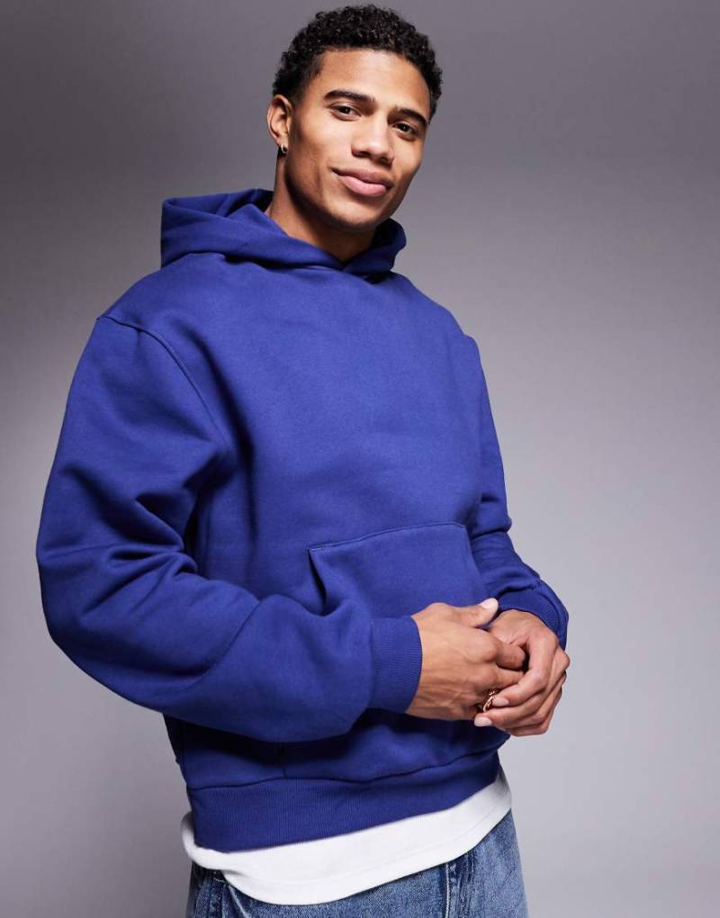 ASOS DESIGN - Hochwertiger, schwerer Oversize-Kapuzenpullover in Blau mit kastigem Schnitt, 400 g/m² von ASOS DESIGN