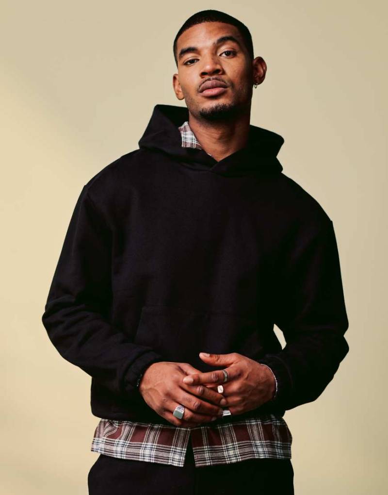 ASOS DESIGN - Hochwertiger, sehr schwerer Oversize-Kapuzenpullover in Schwarz mit kastigem Schnitt, 650 g/m² von ASOS DESIGN