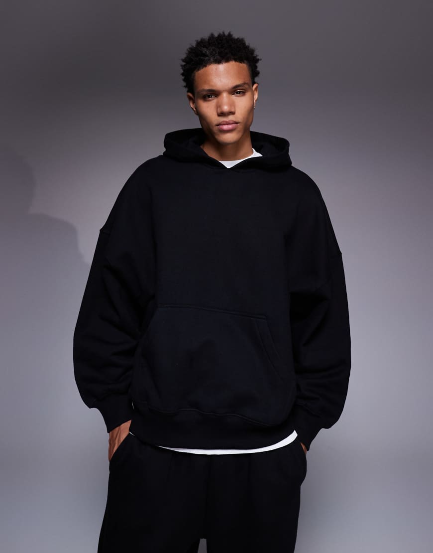 ASOS DESIGN - Hochwertiger Super-Oversize-Kapuzenpullover aus schwerem Stoff in Schwarz, 400 g/m² von ASOS DESIGN
