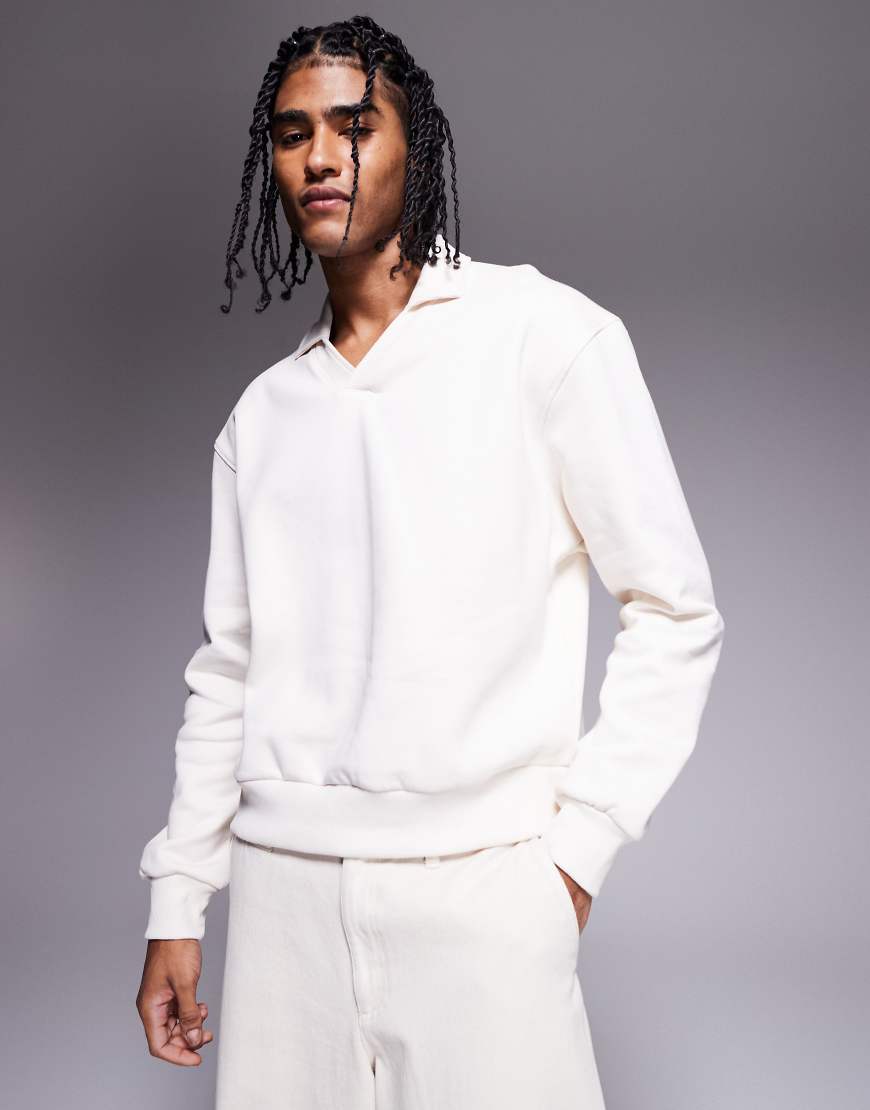 ASOS DESIGN - Hochwertiges, kastiges Oversize-Sweatshirt aus 400 g/m² schwerem Material in Weiß mit Polokragen von ASOS DESIGN