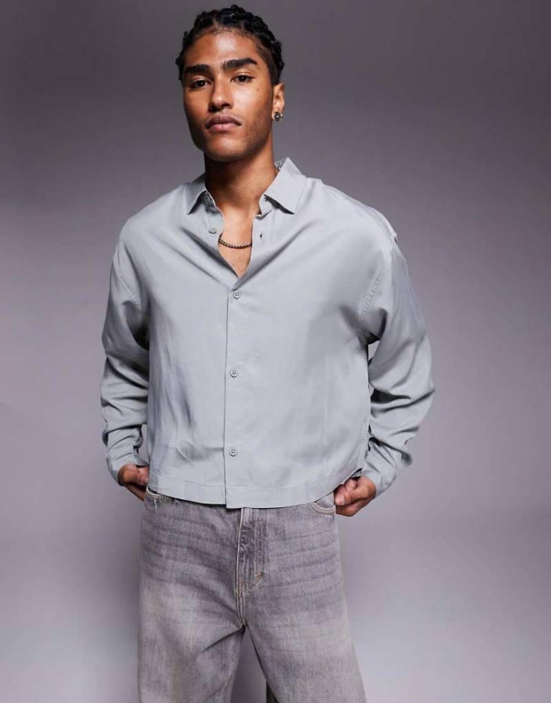 ASOS DESIGN - Hochwertiges, kurz geschnittenes Oversize-Hemd in Grau von ASOS DESIGN