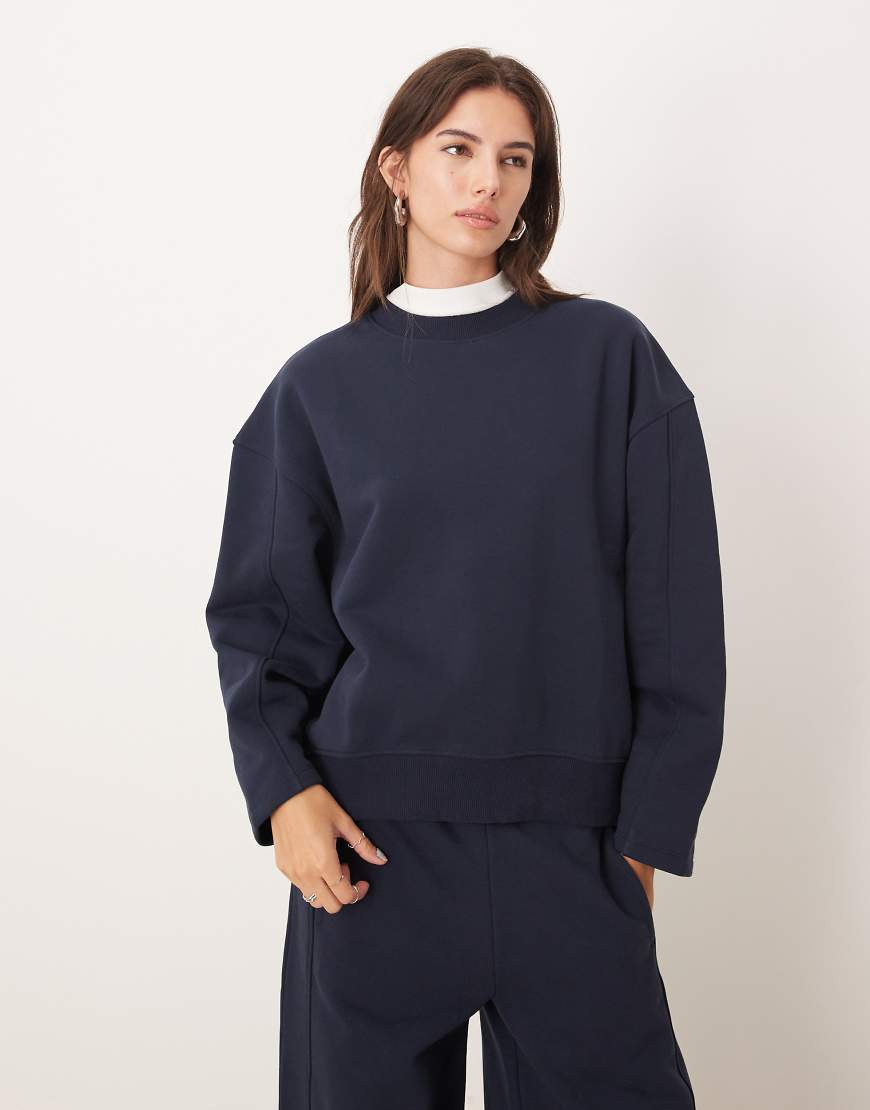 ASOS DESIGN - Hochwertiges, schweres Oversize-Sweatshirt in Marineblau mit Kokonärmeln, 500 g/m² ASOS DESIGN - Hochwertiges, schweres Oversize-Sweatshirt in Marineblau mit Kokonärmeln, 500 g/m² von ASOS DESIGN