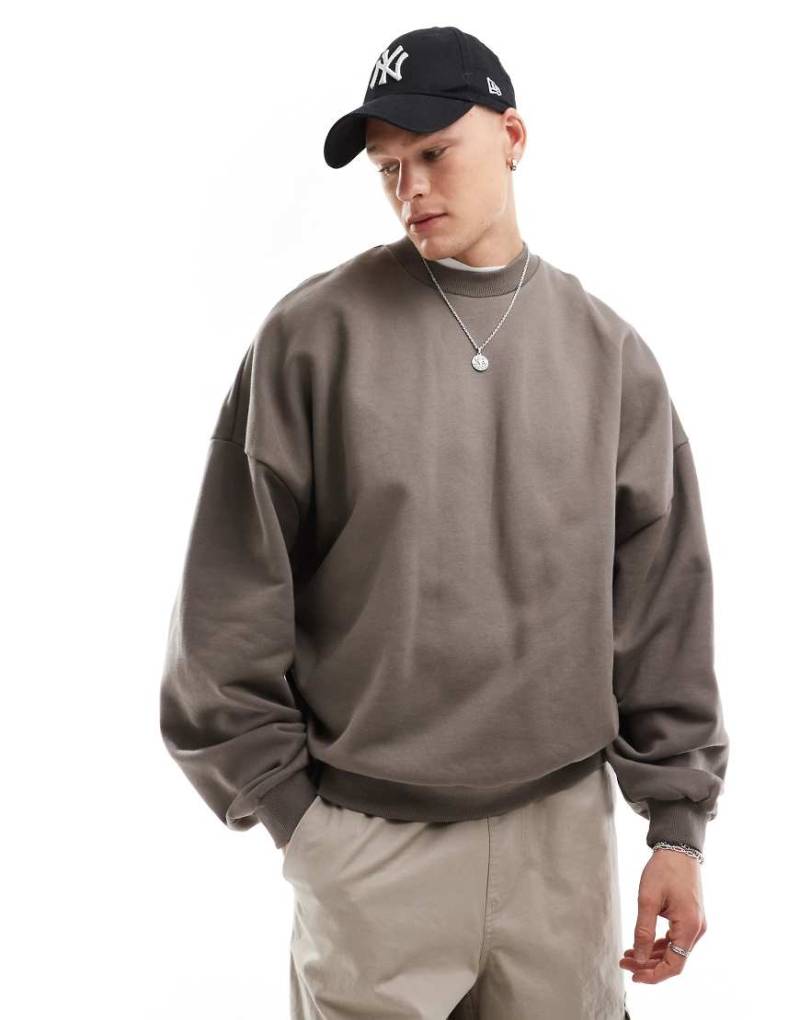 ASOS DESIGN - Hochwertiges, schweres Super-Oversize-Sweatshirt in Braun, 400 g/m²-Grau von ASOS DESIGN
