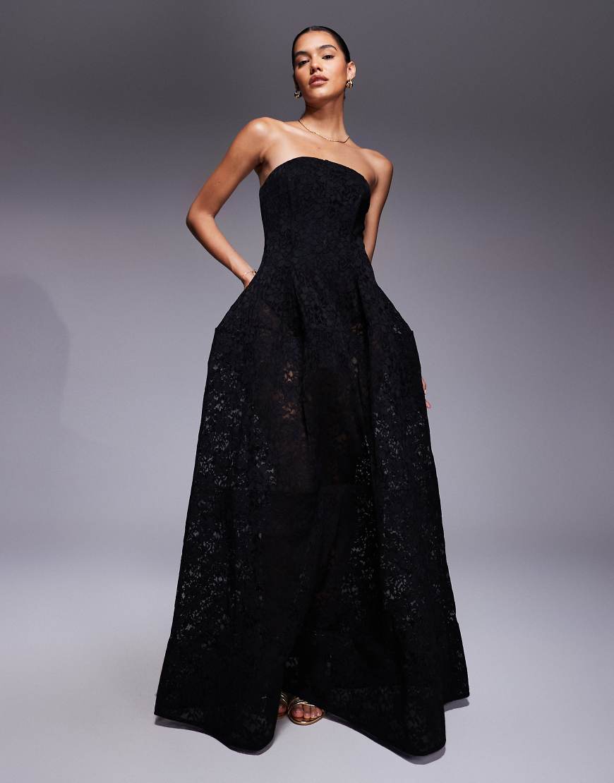 ASOS DESIGN - Hochwertiges, trägerloses Maxikleid aus Spitze in Schwarz mit weitem, strukturiertem Rock ASOS DESIGN - Hochwertiges, trägerloses Maxikleid aus Spitze in Schwarz mit weitem, strukturiertem Rock von ASOS DESIGN