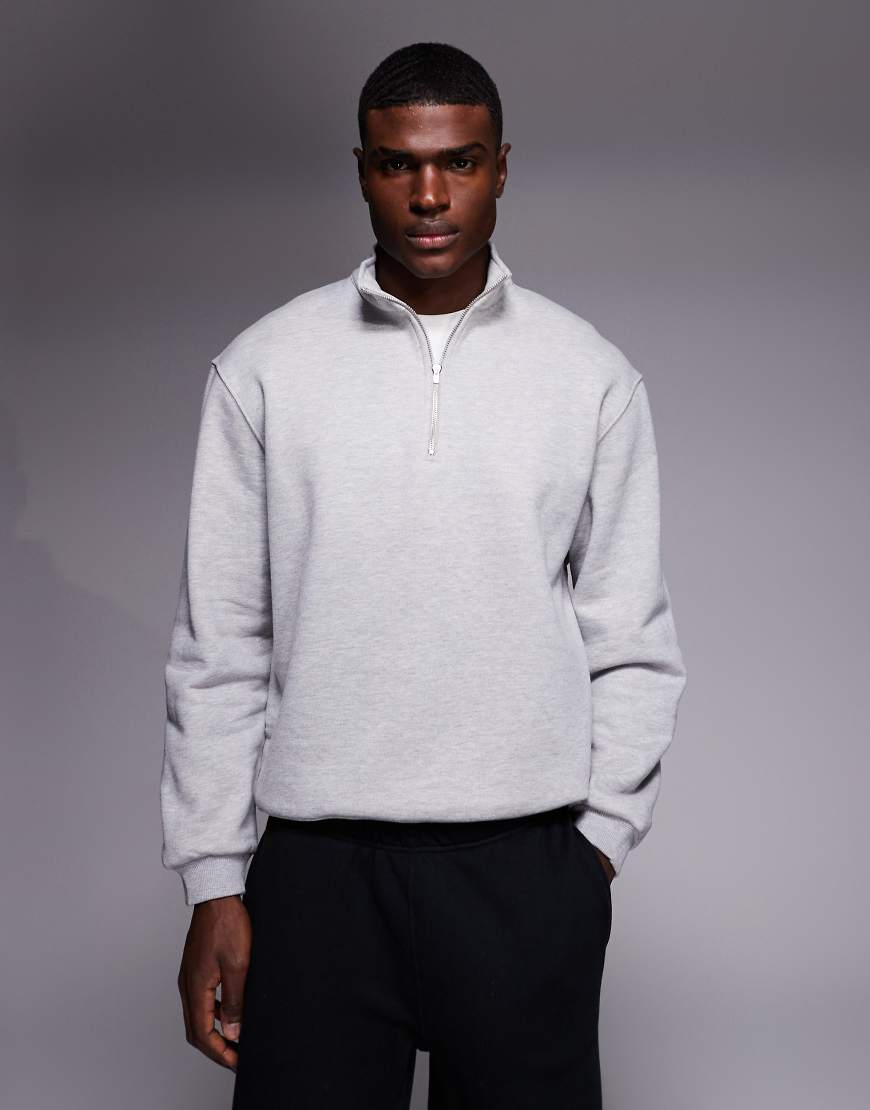 ASOS DESIGN - Hochwertiges Sweatshirt aus schwerem Material in meliertem Grau mit kurzem Reißverschluss, 400 g/m² von ASOS DESIGN