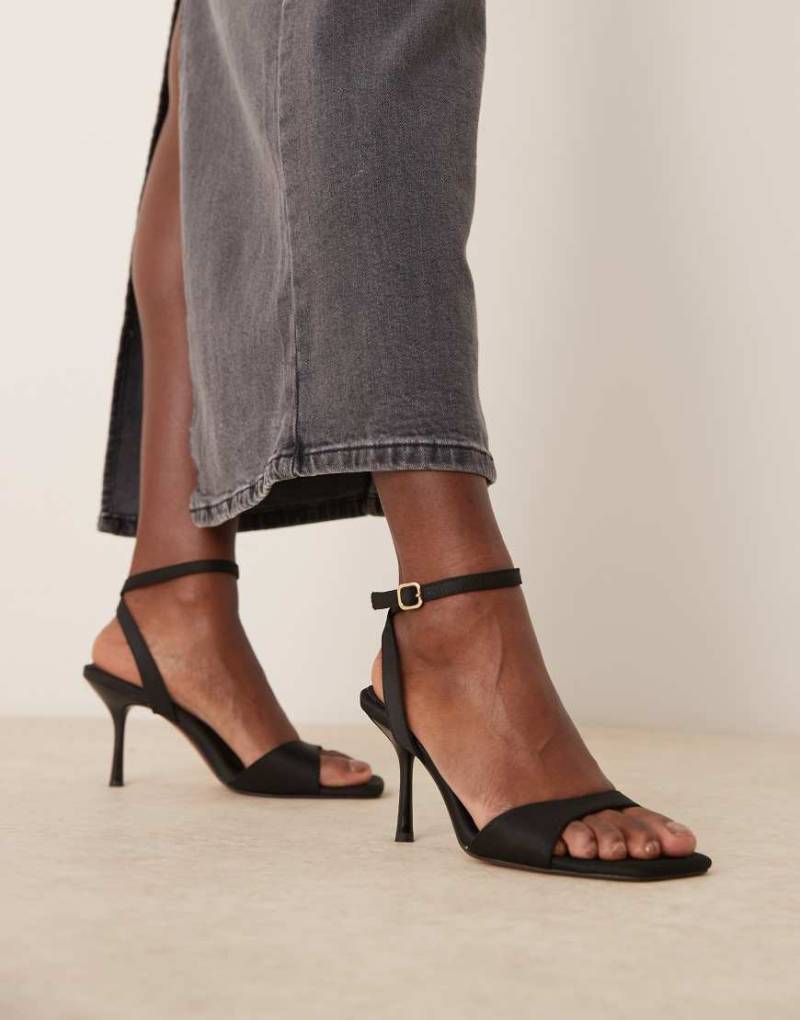 ASOS DESIGN - Hollow - Filigrane Absatz-Sandalen in Schwarz von ASOS DESIGN