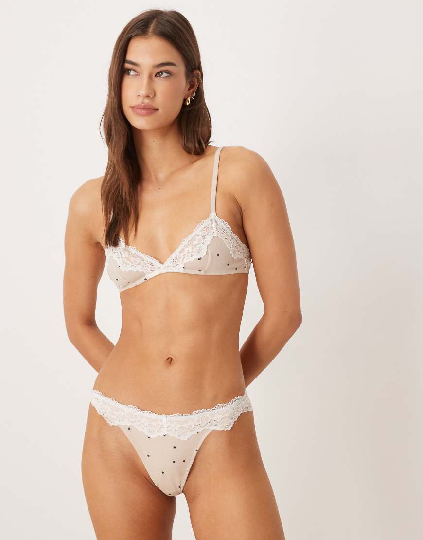 ASOS DESIGN - Honey - Anschmiegsamer Tanga in Cremeweiß mit Polka Dots und Spitzenbesatz-Brown von ASOS DESIGN