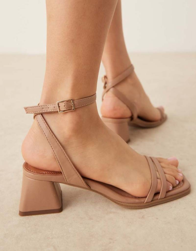 ASOS DESIGN - Honeydew - Sandalen in Beige mit mittelhohem Blockabsatz-Neutral von ASOS DESIGN