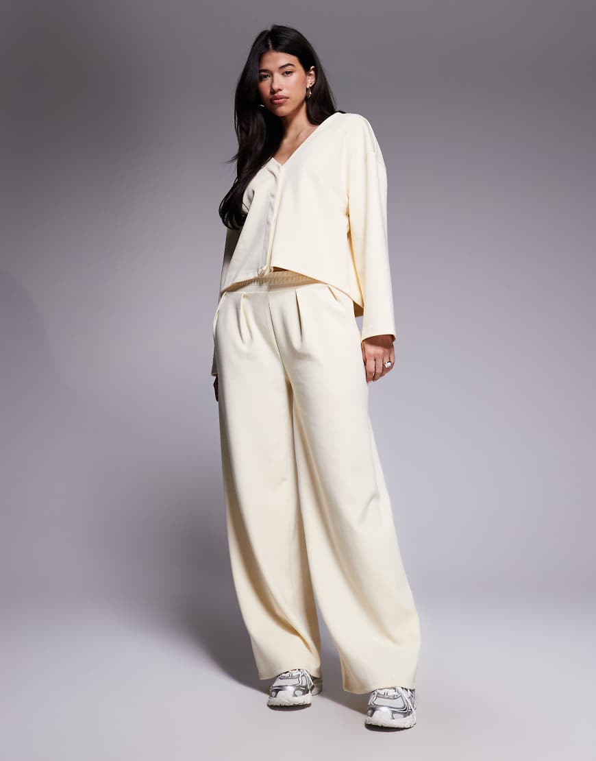 ASOS DESIGN - Hose aus Interlock-Stoff in Cremeweiß mit weitem Bein, Kombiteil von ASOS DESIGN