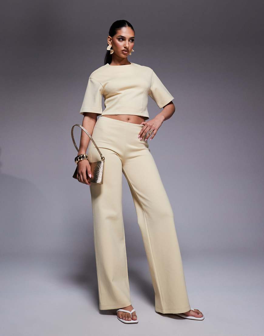ASOS DESIGN - Hose aus Interlock in Buttermilch mit weitem Bein, Kombiteil-Gelb ASOS DESIGN - Hose aus Interlock in Buttermilch mit weitem Bein, Kombiteil-Gelb von ASOS DESIGN