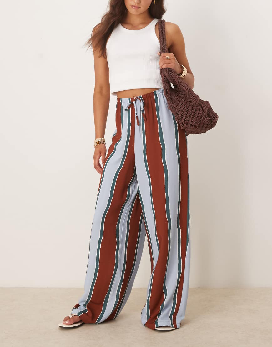 ASOS DESIGN - Hose aus Leinenmix mit blauen breiten Streifen und elastischem Bund ASOS DESIGN - Hose aus Leinenmix mit blauen breiten Streifen und elastischem Bund von ASOS DESIGN