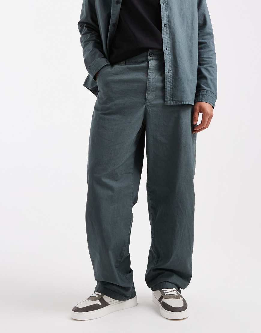 ASOS DESIGN - Lockere, gerade geschnittene Hose aus anthrazitfarbenem Ripstop, Kombiteil-Grau ASOS DESIGN - Lockere, gerade geschnittene Hose aus anthrazitfarbenem Ripstop, Kombiteil-Grau von ASOS DESIGN
