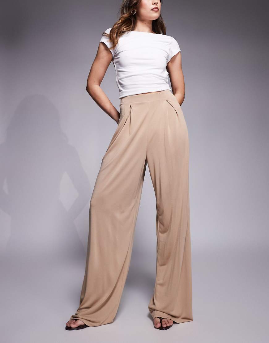 ASOS DESIGN - Weiche Hose in Steinbeige mit Bundfalten und weitem Bein, Kombiteil-Neutral von ASOS DESIGN