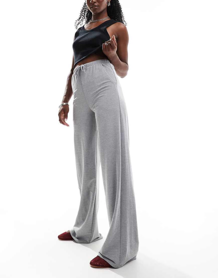 ASOS DESIGN - Hose im Leinen-Look in Anthrazit mit weitem Schnitt-Grau ASOS DESIGN - Hose im Leinen-Look in Anthrazit mit weitem Schnitt-Grau von ASOS DESIGN