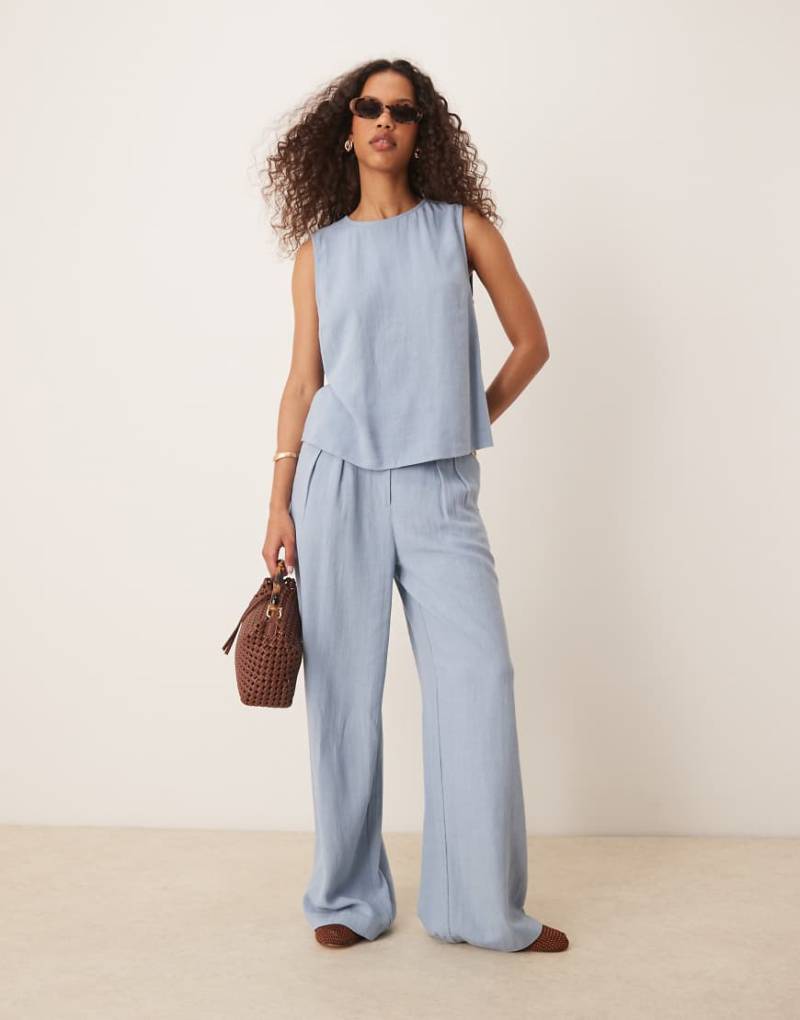 ASOS DESIGN - Hose in Blau mit Leinenanteil, Bundfalten und weitem Bein, Kombiteil von ASOS DESIGN