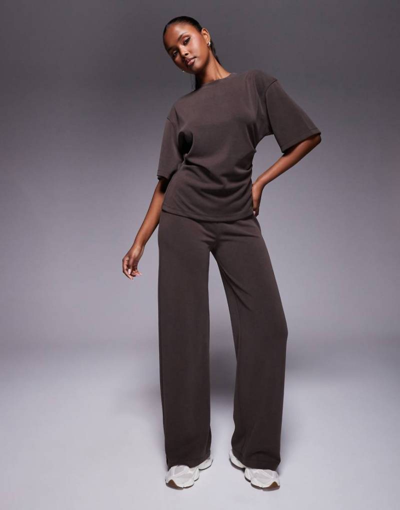 ASOS DESIGN - Hose in Braun mit weitem Bein, Kombiteil von ASOS DESIGN
