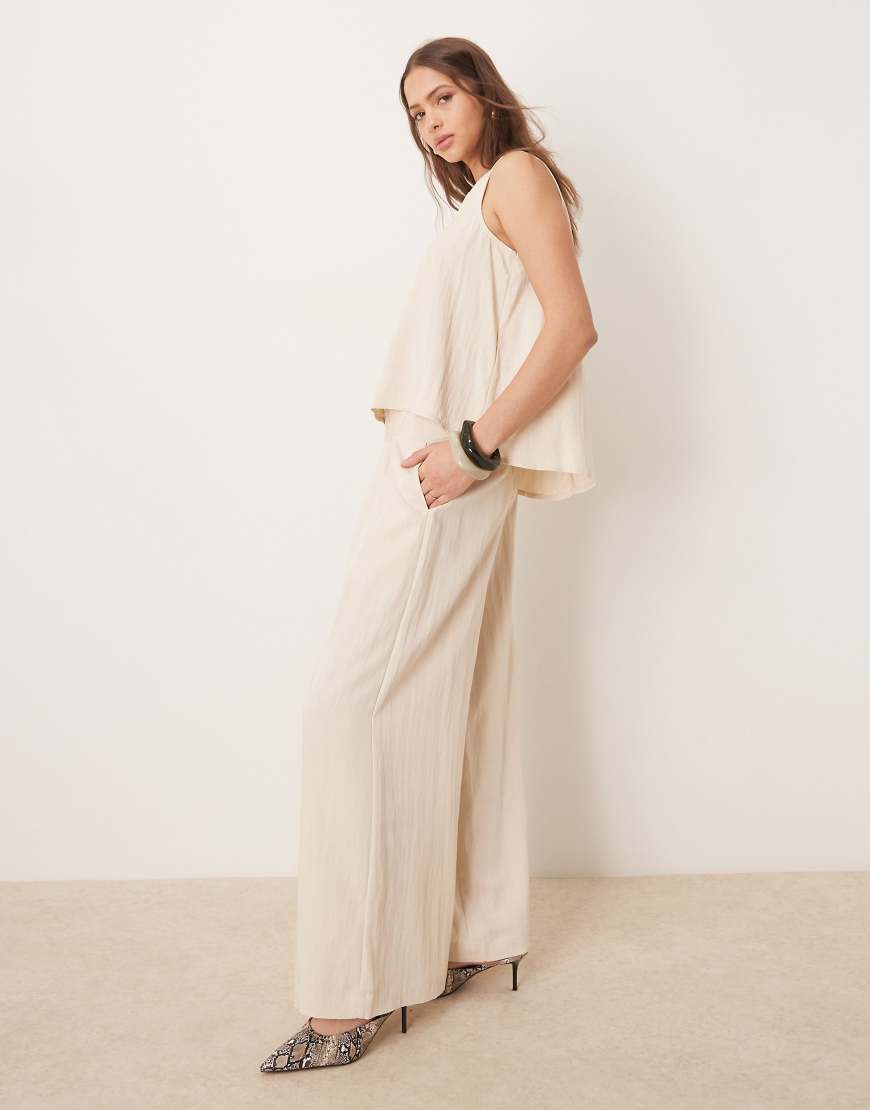 ASOS DESIGN - Weite Hose in Buttermilch mit Mikroplissierung vorne, Kombiteil-Neutral von ASOS DESIGN
