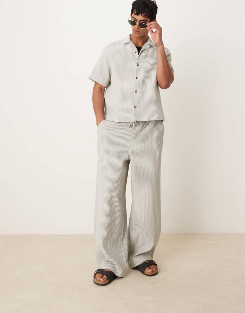 ASOS DESIGN - Hose in Grau mit weitem Bein und Zierfalten, Kombiteil von ASOS DESIGN