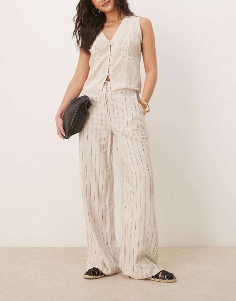 ASOS DESIGN - Hose in Natur mit lockerem, geradem Schnitt, Leinenanteil und welligem Streifenmuster-Bunt von ASOS DESIGN