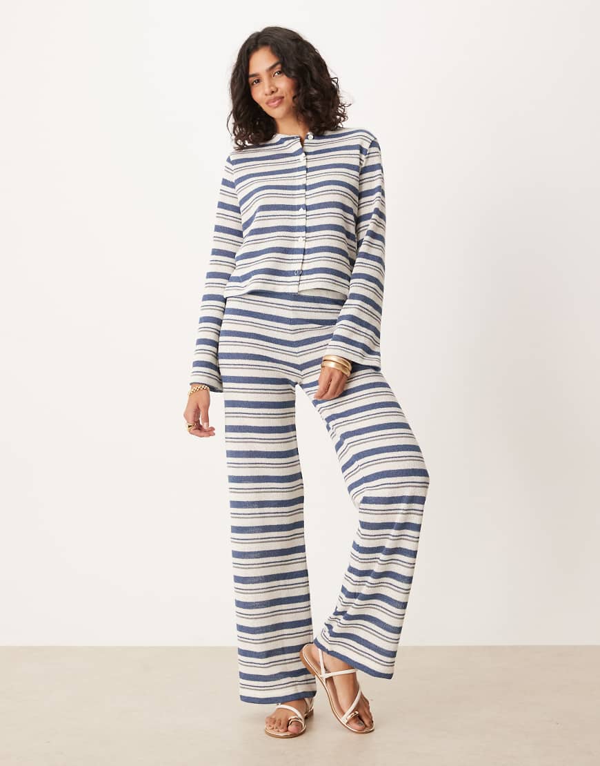 ASOS DESIGN - Hose mit Patchwork-Streifen in Elfenbein, Kombiteil-Weiß ASOS DESIGN - Hose mit Patchwork-Streifen in Elfenbein, Kombiteil-Weiß von ASOS DESIGN