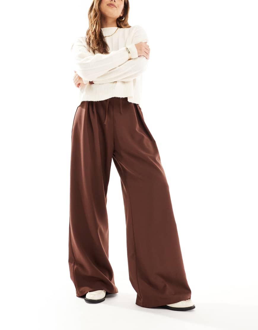 ASOS DESIGN - Hose mit sehr hohem Bund, Bindedetail und weitem Bein-Grau ASOS DESIGN - Hose mit sehr hohem Bund, Bindedetail und weitem Bein-Grau von ASOS DESIGN