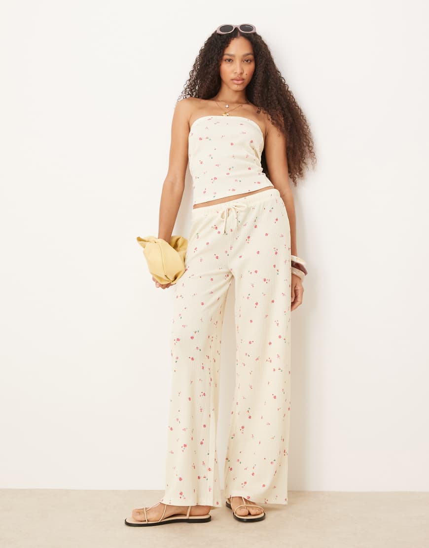 ASOS DESIGN - Hose mit weitem Bein, Waffelstruktur und kleinem Zitronenmuster, Kombiteil-Gelb ASOS DESIGN - Hose mit weitem Bein, Waffelstruktur und kleinem Zitronenmuster, Kombiteil-Gelb von ASOS DESIGN