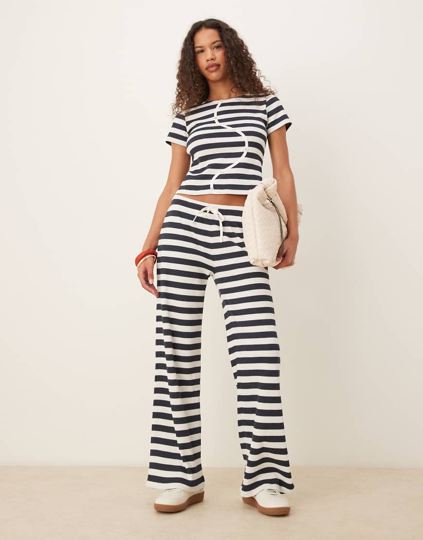 ASOS DESIGN - Hose in Marineblau und Weiß gestreift mit weitem Bein, Kombiteil-Keine Farbe von ASOS DESIGN