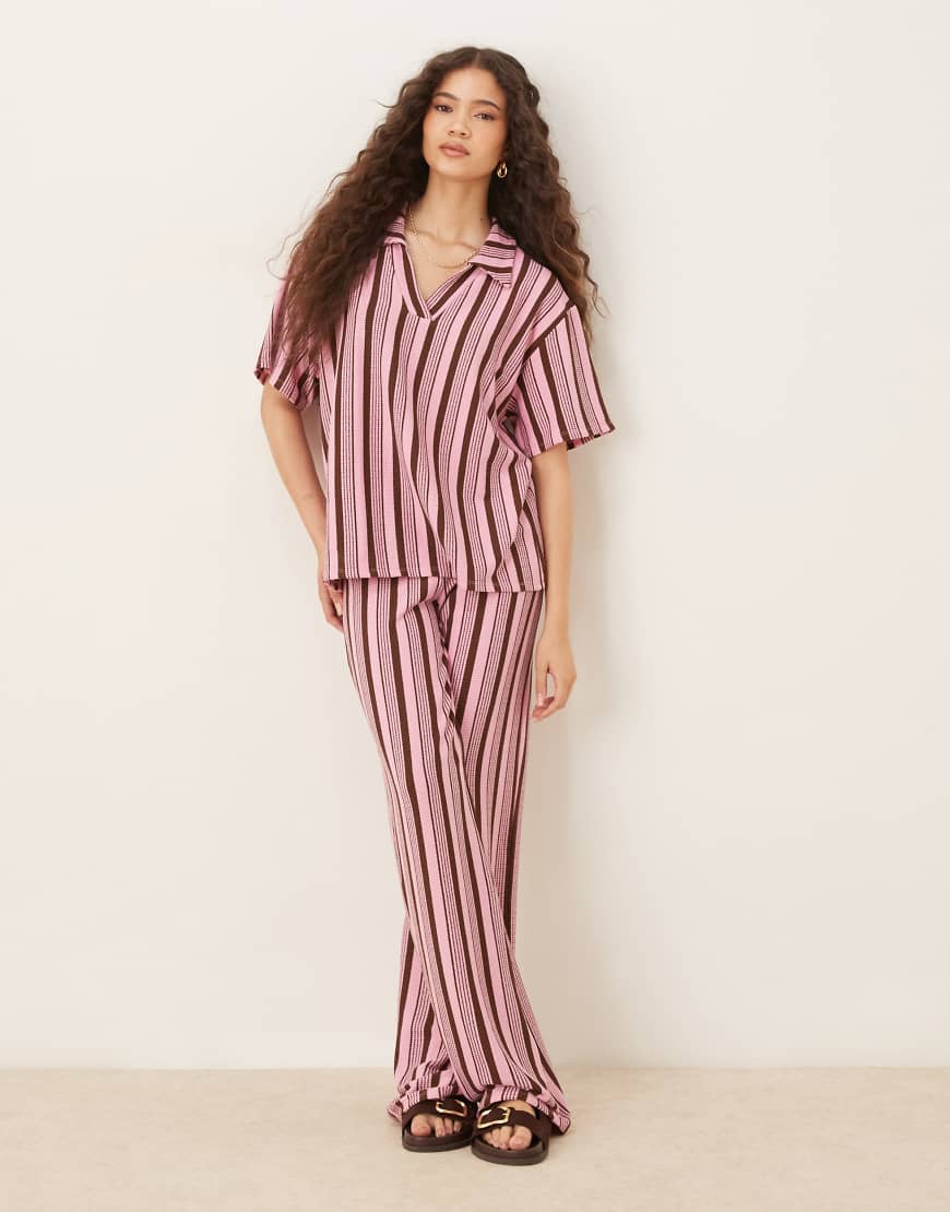 ASOS DESIGN - Hose mit weitem Bein und Streifen in Schokobraun und Gelb, Kombiteil-Bunt von ASOS DESIGN
