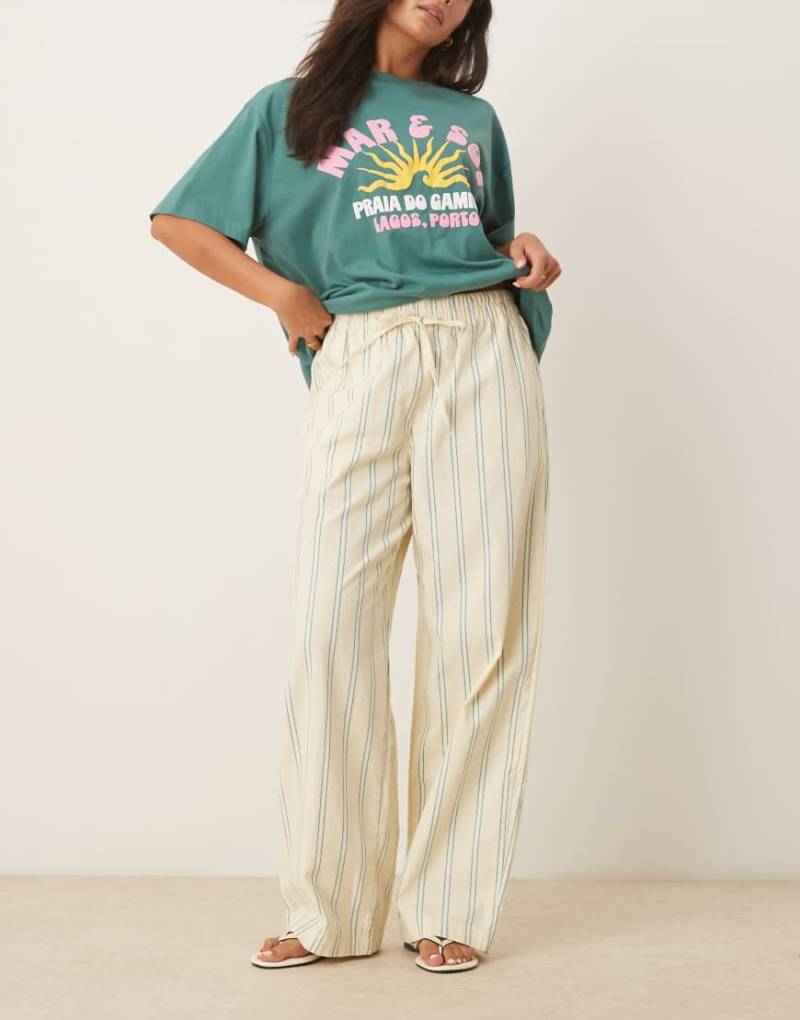 ASOS DESIGN - Hose zum Hineinschlüpfen in Gelb mit Deckchair-Streifenmuster von ASOS DESIGN