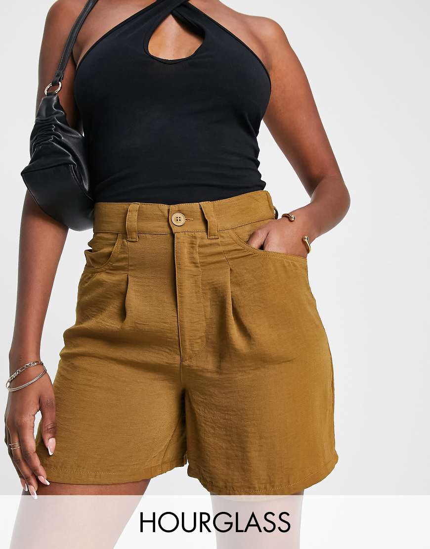 ASOS DESIGN Hourglass - Drapierte Dad-Shorts in Zimtbraun-Neutral von ASOS DESIGN