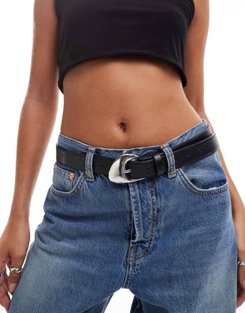ASOS DESIGN - Hüft- und Taillengürtel aus Denim in Schwarz mit abgeschrägter Schnalle von ASOS DESIGN