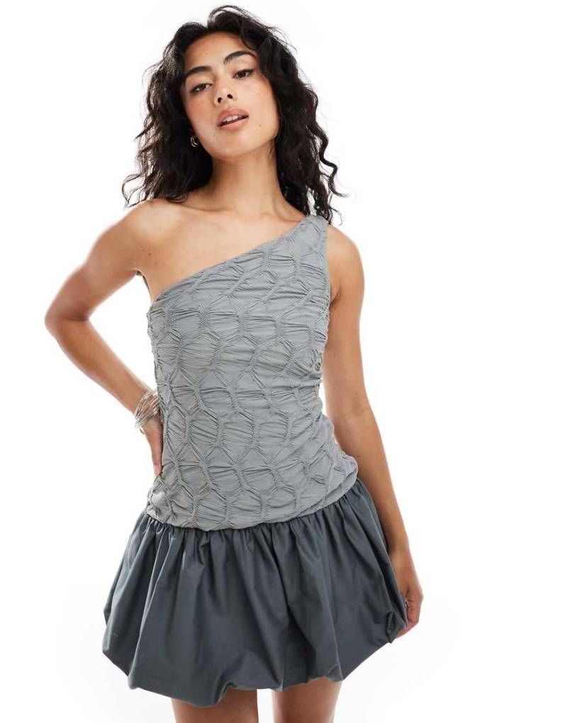 ASOS DESIGN - Hybrid-Minikleid in Grau mit One-Shoulder-Träger, Ballonrock und strukturiertem Rippoberteil von ASOS DESIGN