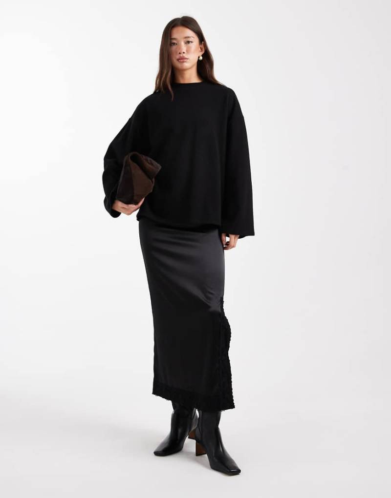 ASOS DESIGN - Hybrid-Sweatshirt in Schwarz mit Midikleid aus Satin und Spitze von ASOS DESIGN