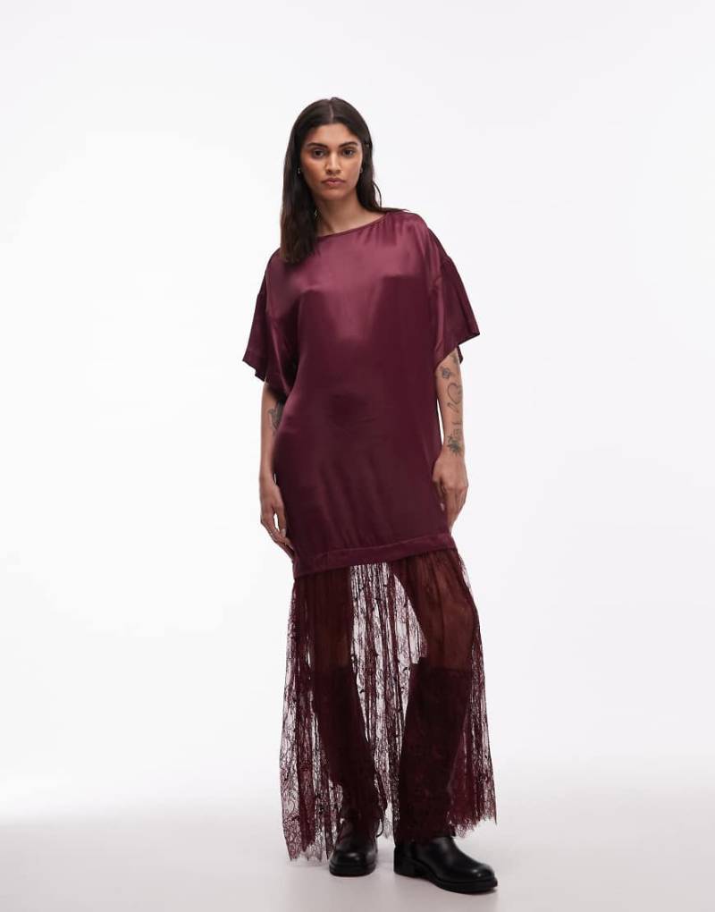 ASOS DESIGN - Hybrid-T-Shirt-Maxikleid aus Satin in Burgunderrot mit Rock aus Spitze von ASOS DESIGN