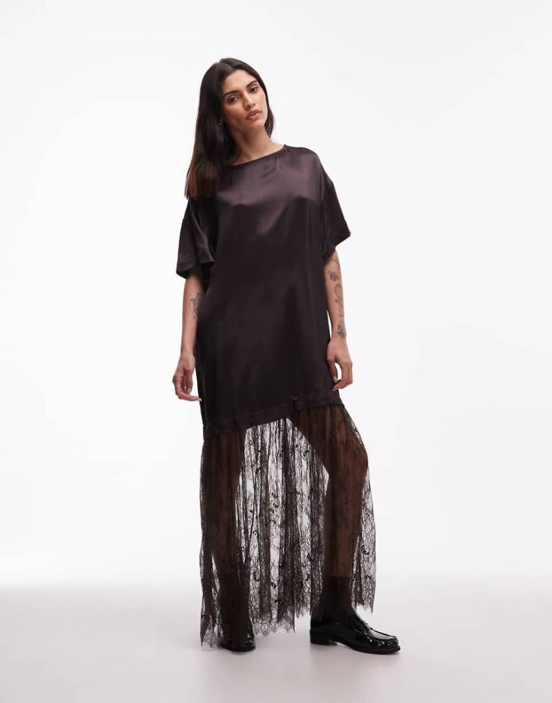 ASOS DESIGN - Hybrid-T-Shirt-Maxikleid aus Satin in dunklem Schokobraun mit Rock aus Spitze-Brown von ASOS DESIGN