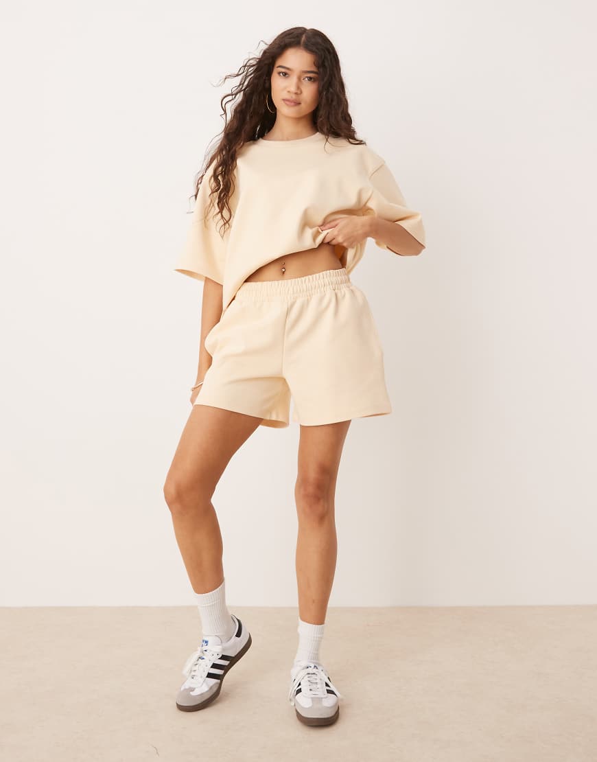 ASOS DESIGN - Interlock-Shorts in Buttermilchgelb, Kombiteil von ASOS DESIGN