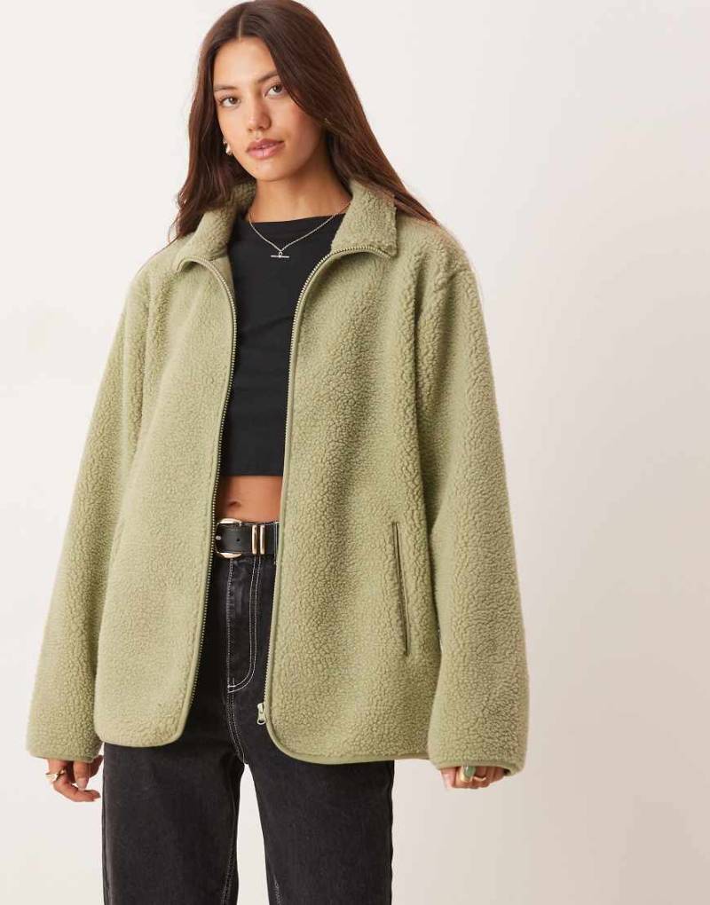 ASOS DESIGN - Jacke aus Teddy-Fleece in Salbeigrün mit Reißverschluss von ASOS DESIGN