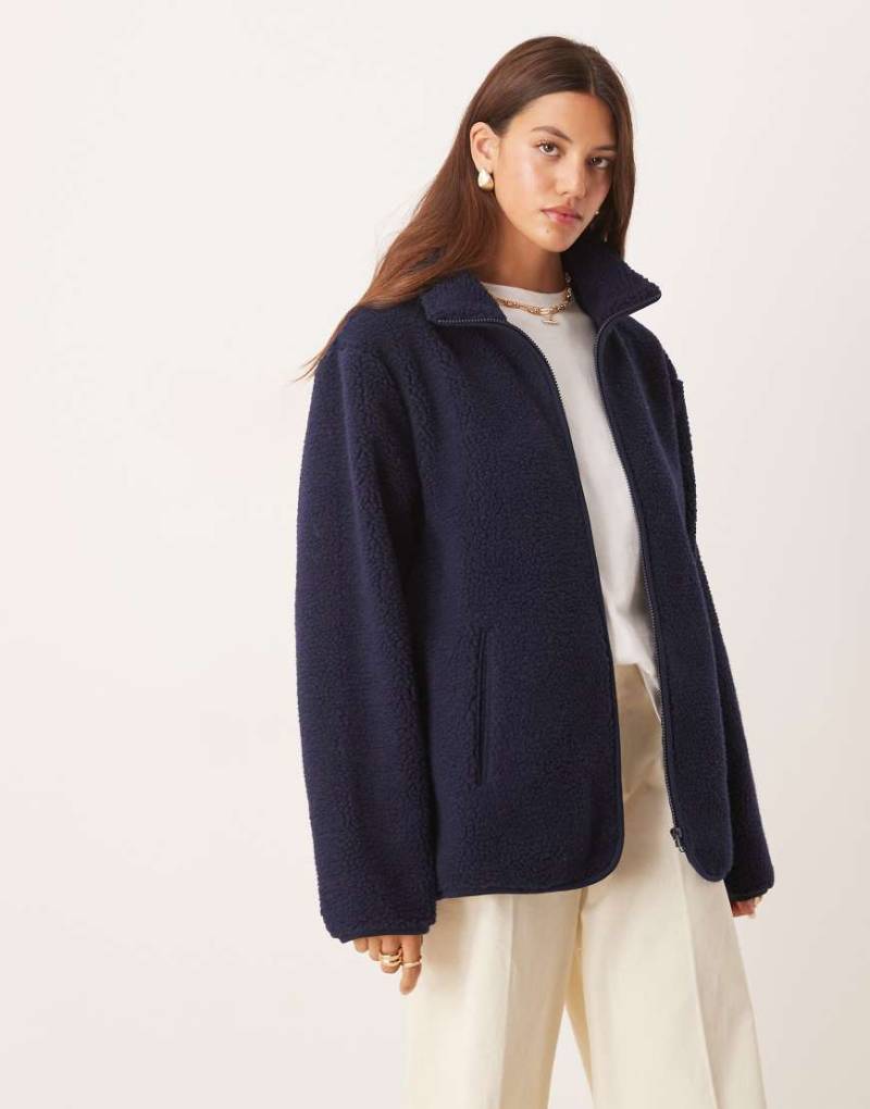 ASOS DESIGN - Jacke aus Teddyfleece in Marineblau mit durchgehendem Reißverschluss von ASOS DESIGN
