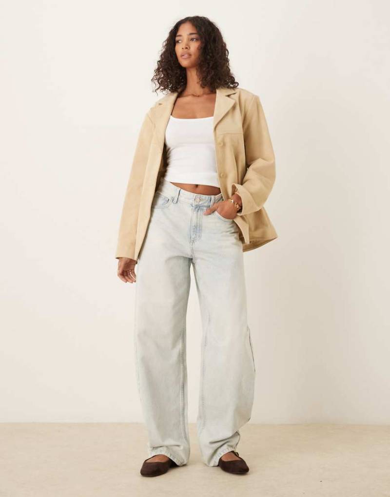 ASOS DESIGN - Jacke aus echtem Wildleder in Buttermilch im Stil der 70er-Braun von ASOS DESIGN