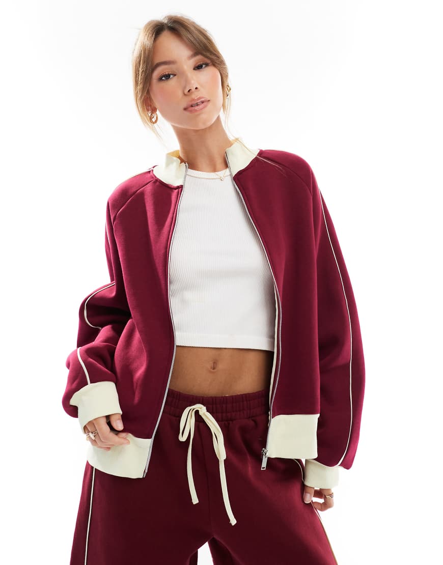 ASOS DESIGN - Jacke in Burgunderrot mit Reißverschluss und seitlichem Zierstreifen von ASOS DESIGN