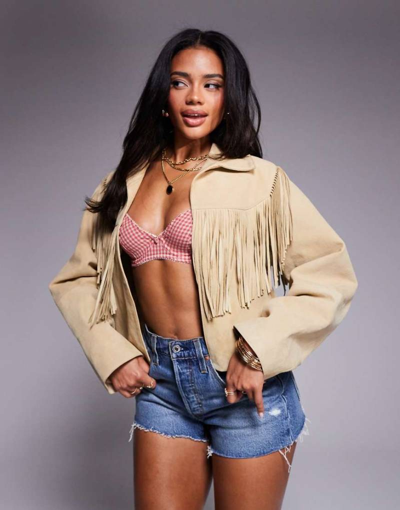 ASOS DESIGN - Jacke in Buttermilchgelb aus echtem Wildleder mit Fransen von ASOS DESIGN