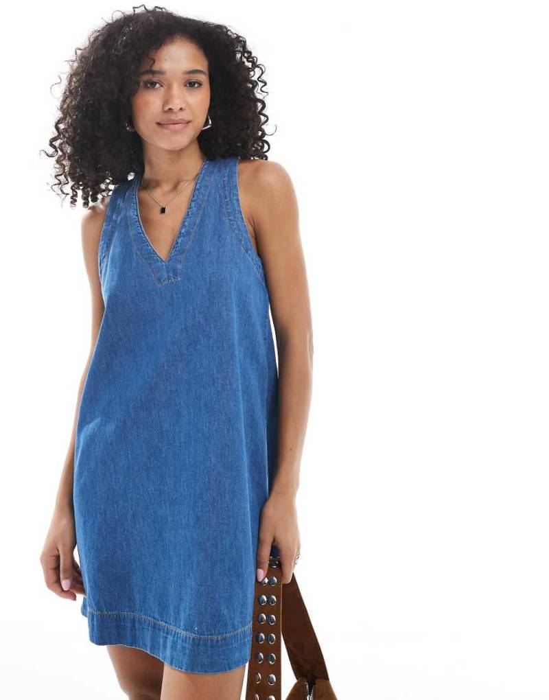 ASOS DESIGN - Jeans-Etuikleid in Mittelblau mit V-Ausschnitt von ASOS DESIGN