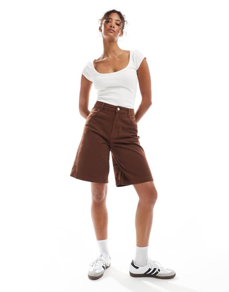 ASOS DESIGN - Jeans-Jorts mit weitem Bein-Braun von ASOS DESIGN