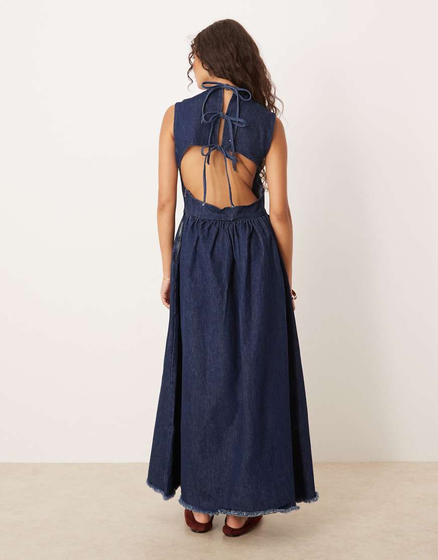 ASOS DESIGN - Jeans-Midaxikleid in Rinse-Tönung mit Rücken-Cut-out-Marineblau ASOS DESIGN - Jeans-Midaxikleid in Rinse-Tönung mit Rücken-Cut-out-Marineblau von ASOS DESIGN