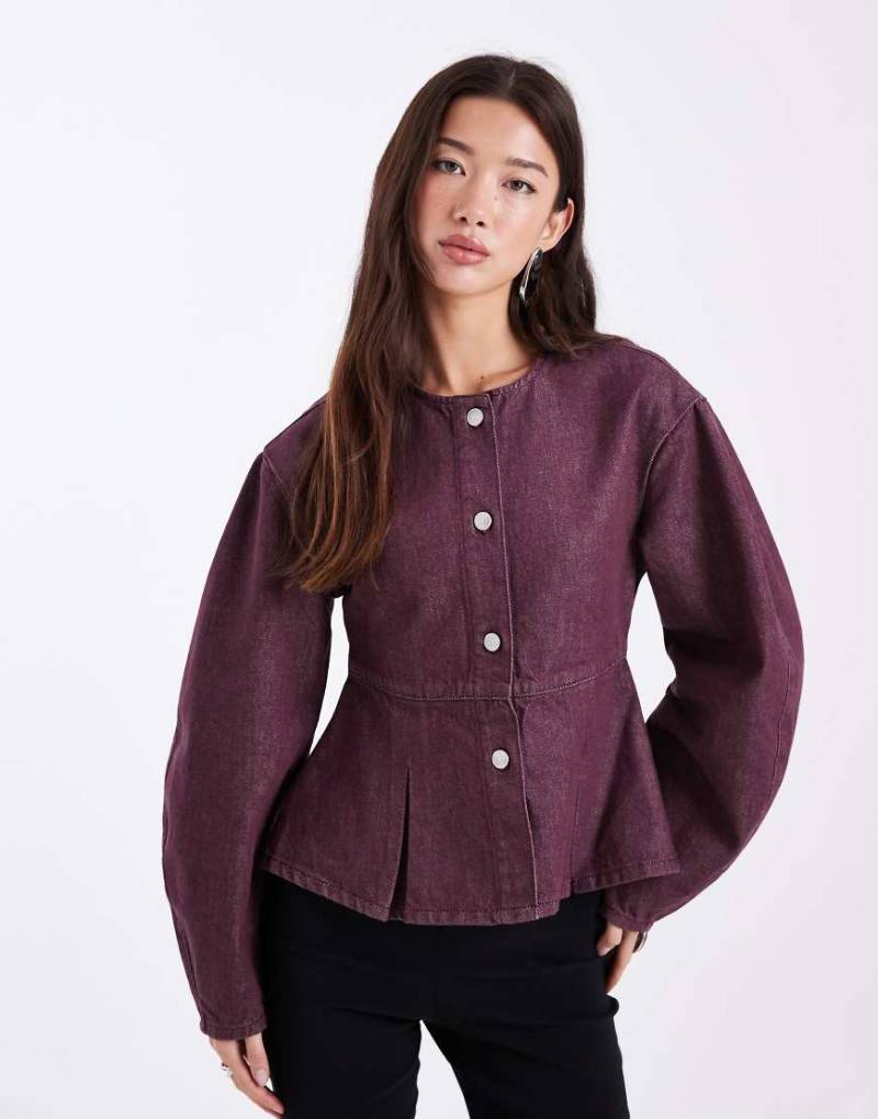 ASOS DESIGN - Jeans-Schößchenoberteil in Pflaume mit Konkon-Ärmeln-Rot von ASOS DESIGN