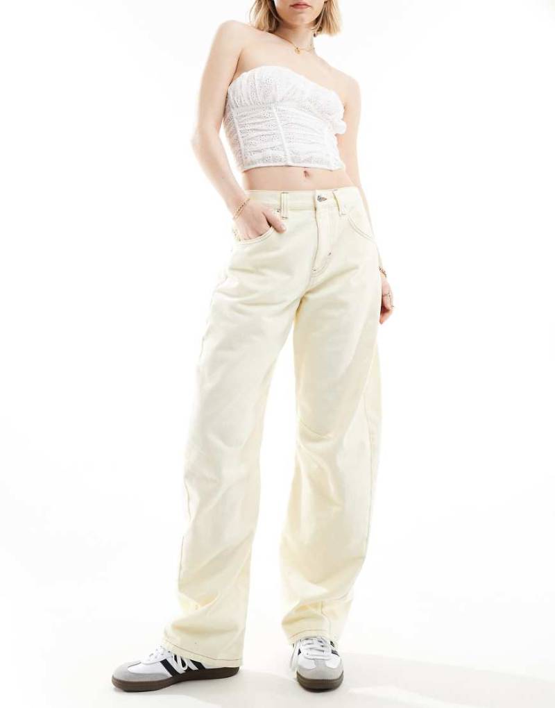 ASOS DESIGN - Jeans in Buttermilchweiß mit weitem Bein-Gelb von ASOS DESIGN