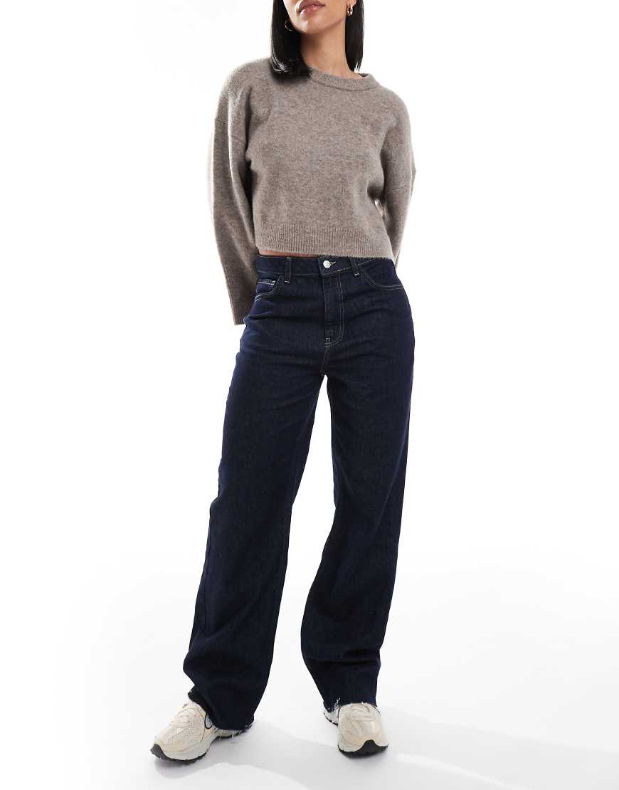 ASOS DESIGN - Jeans in Rinse-Waschung mit 90er-Jahre-Schnitt-Blau ASOS DESIGN - Jeans in Rinse-Waschung mit 90er-Jahre-Schnitt-Blau von ASOS DESIGN
