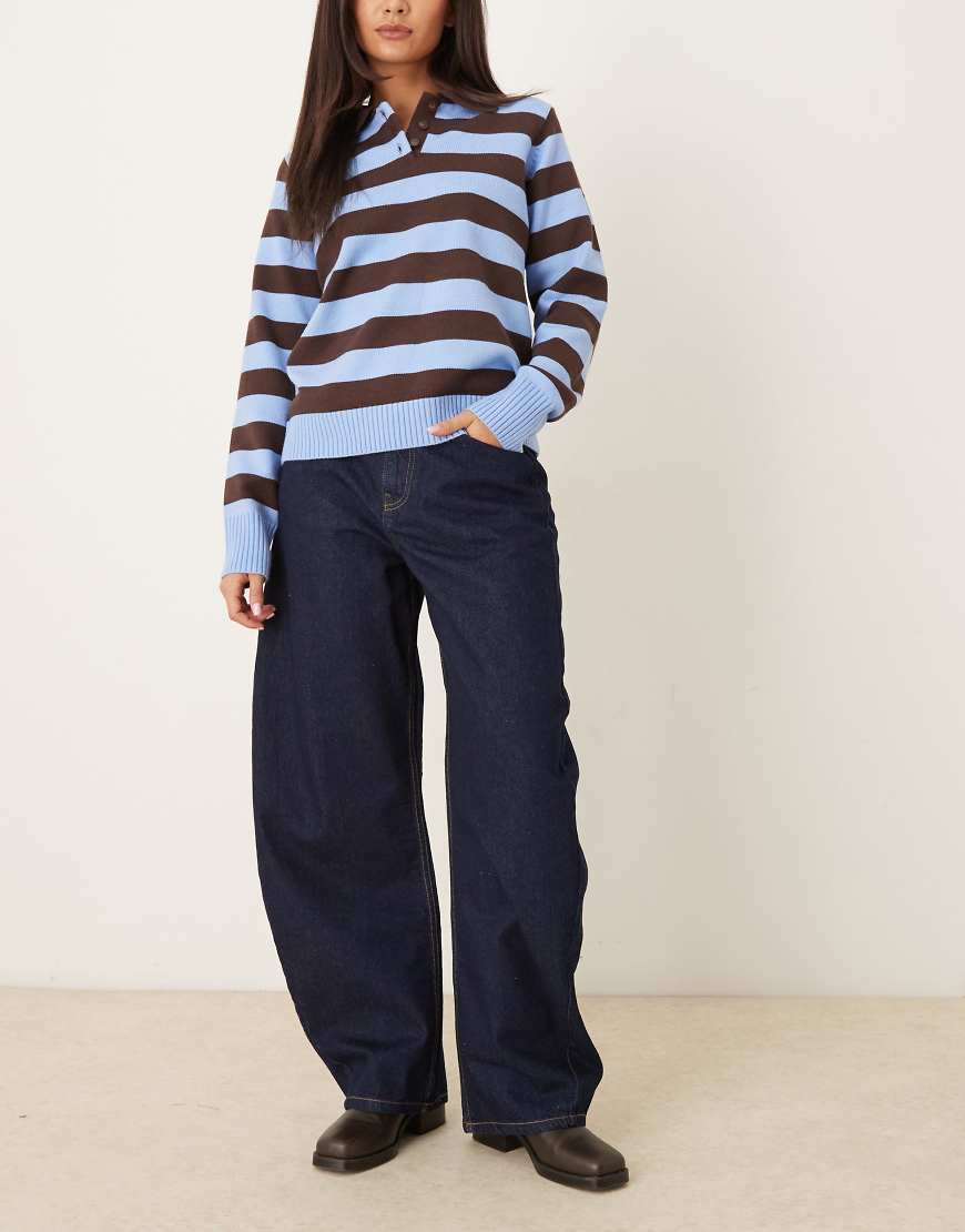 ASOS DESIGN - Jeans in Rinse-Waschung mit weitem, abgerundetem Bein und hohem Bund-Marineblau von ASOS DESIGN